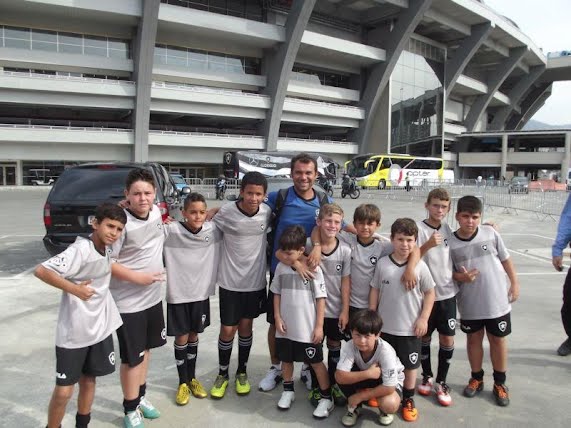 Estrelas Do Futuro Escola Oficial De Futebol Do Botafogo Do Rio De