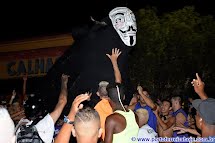 No terceiro dia de carnaval Bloco Inimigo Meu arrasta multidão de foliões na Passarela do Samba