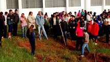 Emef Professor José Gonso faz plantio de árvores para marcar a Semana do Meio Ambiente