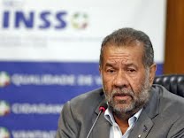Fraudes no INSS, com descontos abusivos sobre aposentadorias, derruba o ministro da Previdência 